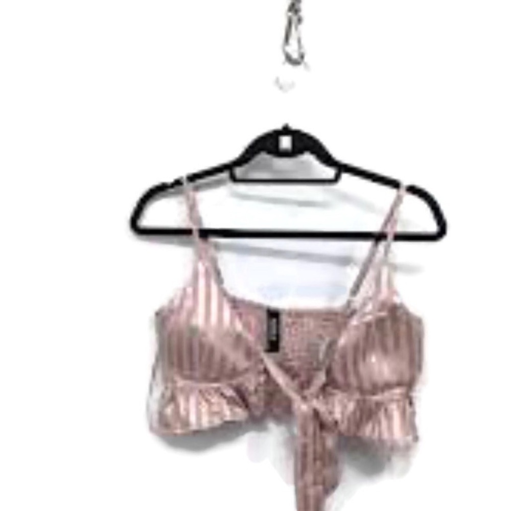 Akira women’s satin pink pants suit Top has a Tie front Size small